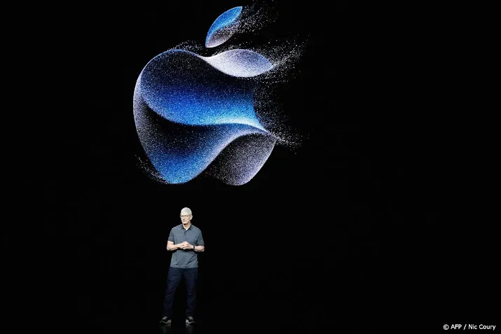 apple topman tim cook brengt verrassingsbezoek aan china