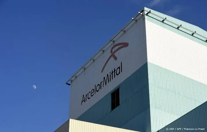 arcelormittal onderaan in rode aex na adviesverlaging