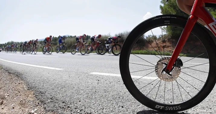 arndt helpt sunweb aan zege in vuelta
