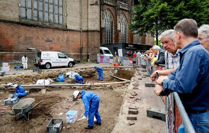 arnhemse skeletten voor leidse studenten