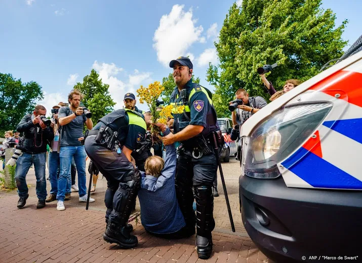 arrestanten van malieveld weer vrij