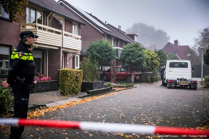 arrestatie na vondst twee doden huis in hengelo