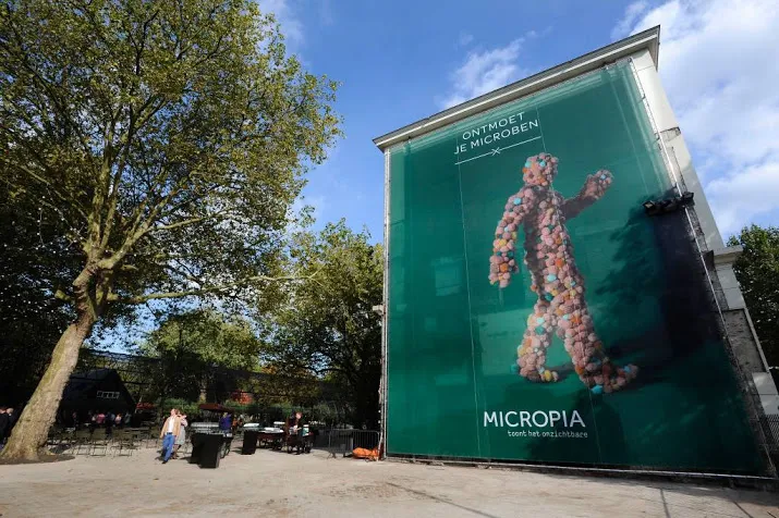 artis micropia duikt in de wereld van poep
