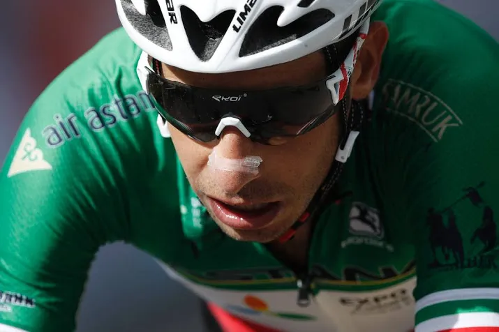 aru gaat giro fietsen