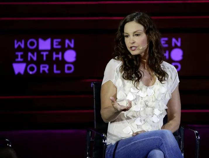 ashley judd klaagt harvey weinstein aan