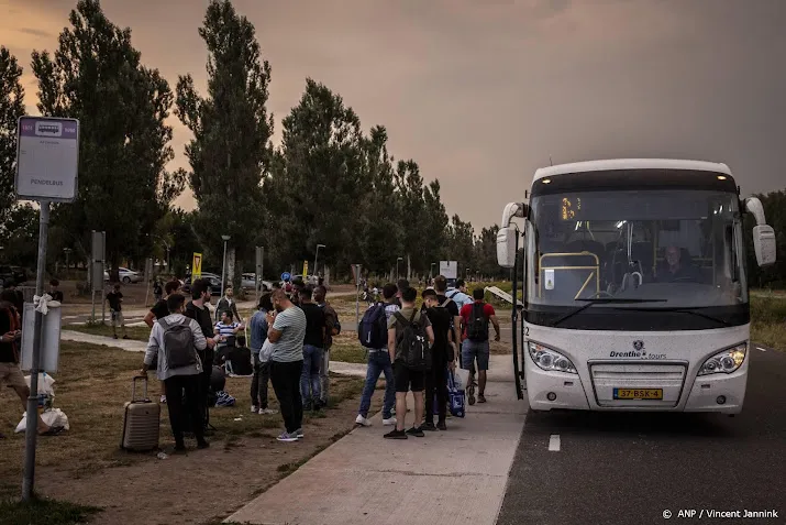 asielzoekers uit ter apel op weg naar vlissingen