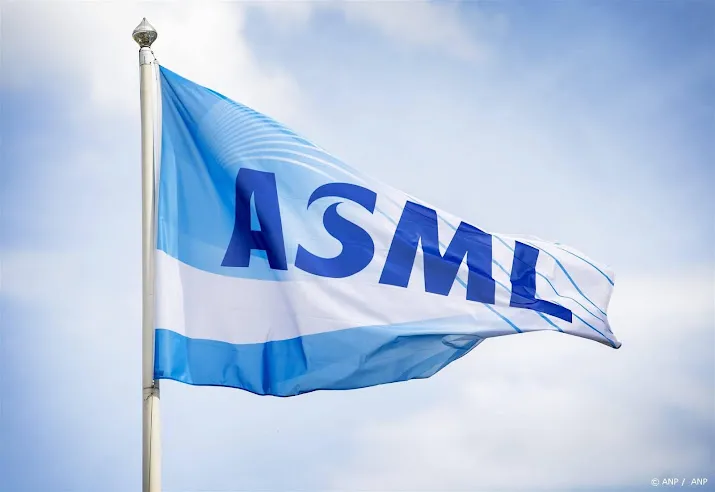 asml duwt aex met flinke koerswinst boven de 800 punten