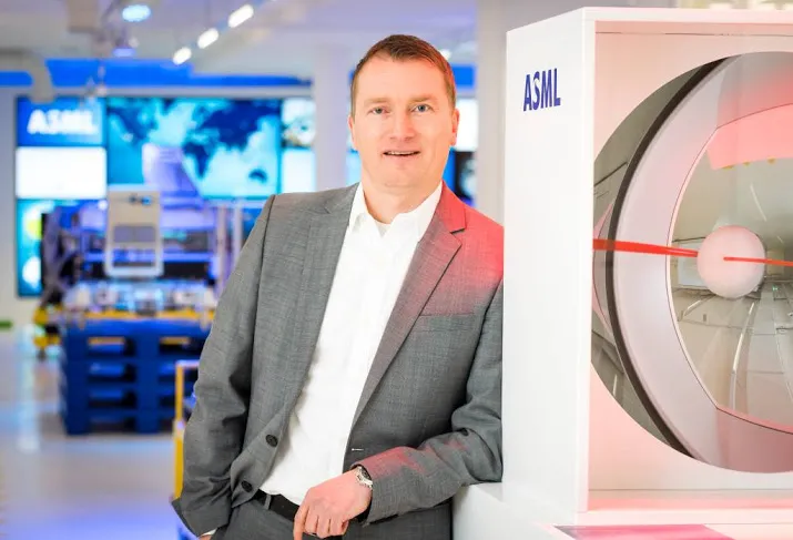 asml koploper in lagere aex