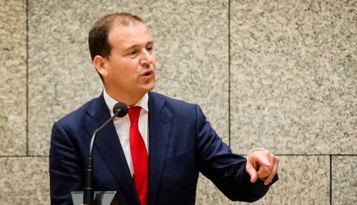 asscher bedrijven mogen wet niet voorschrijven