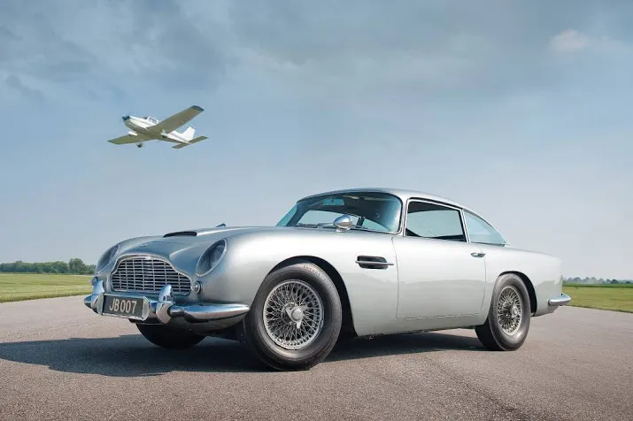aston martin bouwt weer james bondmodellen