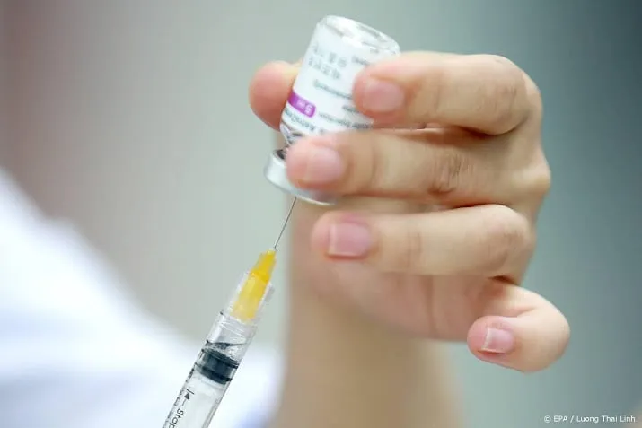 astrazeneca levert 70 miljoen vaccins in tweede kwartaal niet 180 miljoen