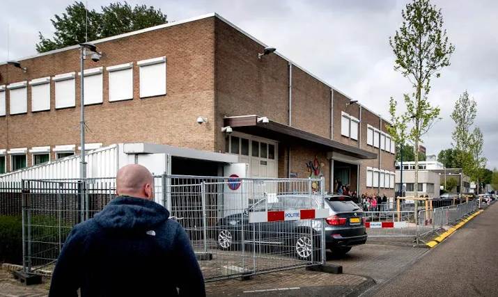 astrid we mochten ons nergens in mengen