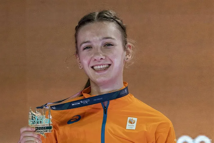 atlete bol met langere passen richting titels 400 meter horden