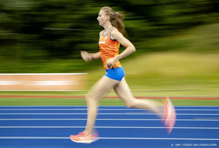 atlete bol overtuigend naar halve finales 400 meter horden