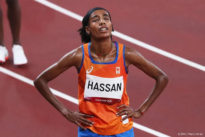 atlete hassan gaat gebukt onder de stress