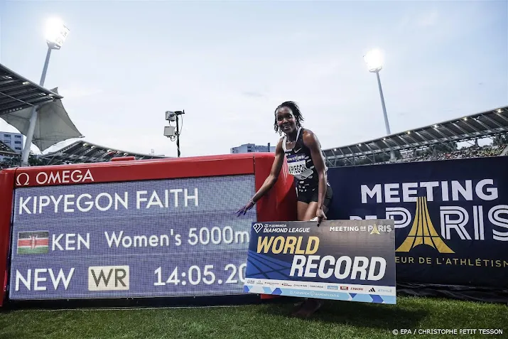 atlete kipyegon verbetert ook wereldrecord op 5000 meter