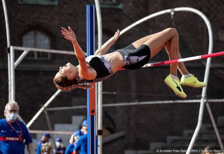 atlete mahuchikh springt over 206 meter