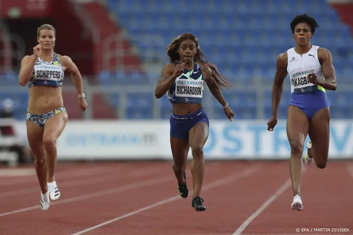 atlete schippers vierde bij rentree op 200 meter