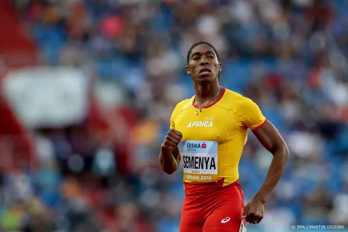 atlete semenya gaat ook voetballen