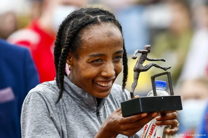 atletiekbond onderzoekt spikes waarop hassan wereldrecord liep
