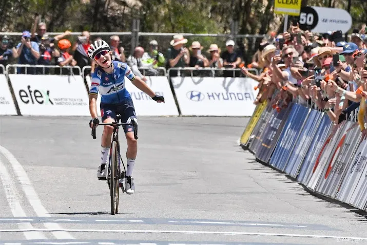 australische wielrenster gigante wint tour down under voor vinke
