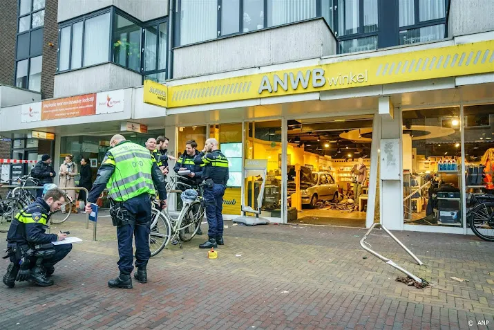 auto in winkel zeist werd bestuurd door 91 jarige man