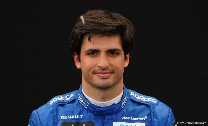 autocoureur sainz volgt vettel op bij ferrari