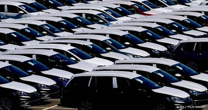 autodealergroep stern gaat gebukt onder de crisis