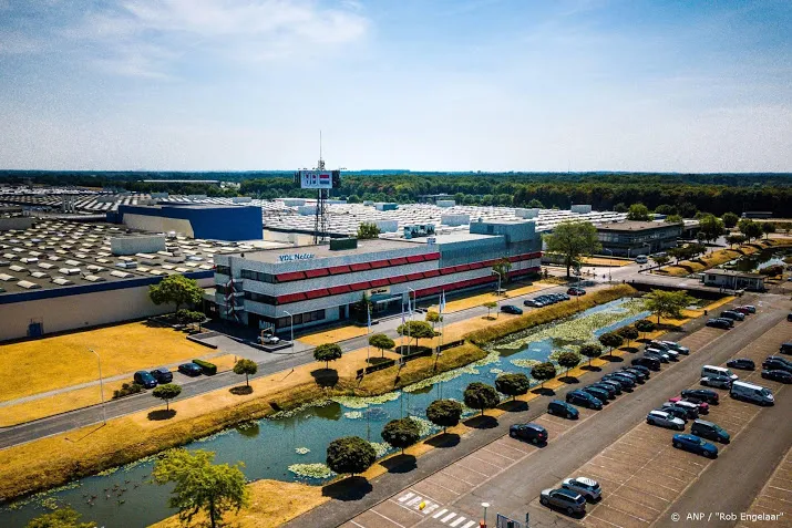 autofabriek vdl nedcar sluit maand lang de deuren