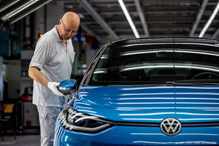 autofabrikanten beginnen jaar goed elektrisch wint terrein