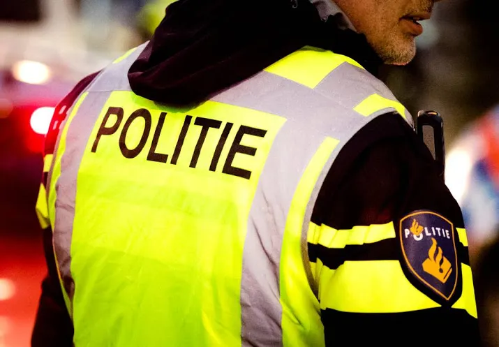 automobiliste drie keer aangereden op a27