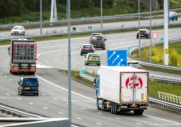 automobilisten meer verspreid de weg op