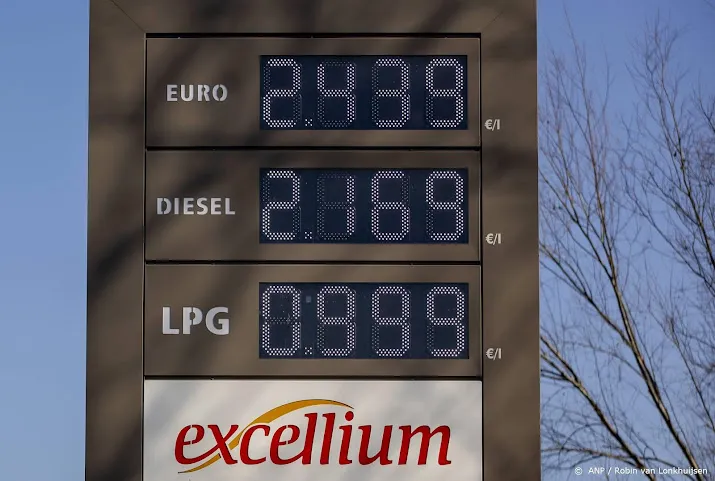 automobilisten voordeliger uit aan pomp door accijnsverlaging