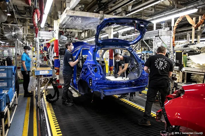 autoverkoop in frankrijk flink gedaald door chiptekort