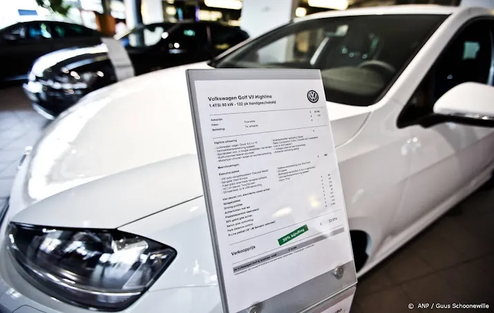 autoverkopen blijven achter door chiptekort