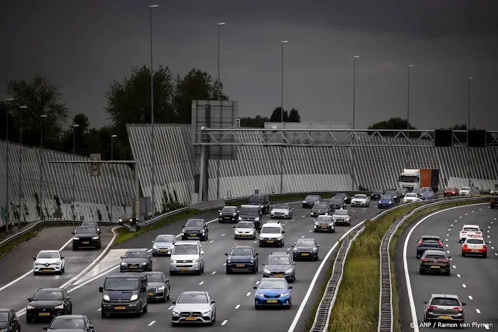 avondspits verloopt rustig voor de start van wedstrijd oranje