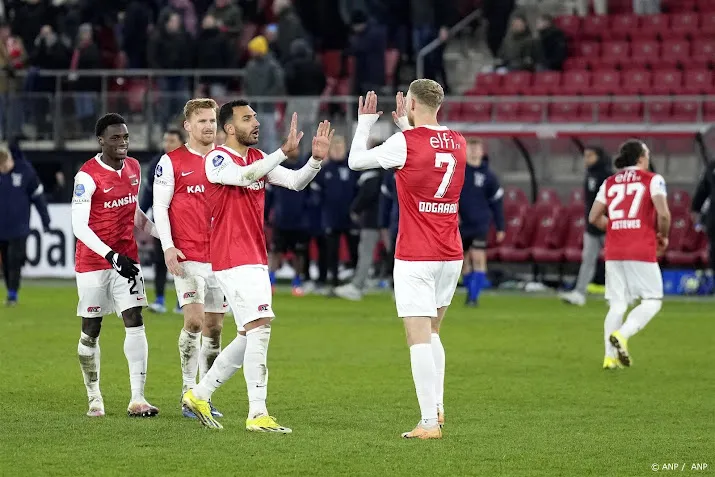 az in knvb beker pas na strafschoppen langs quick boys