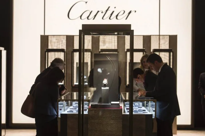 aziaten happig op cartier