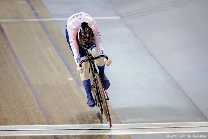 baanrenster van de wouw snel in kwalificatie sprint op wk