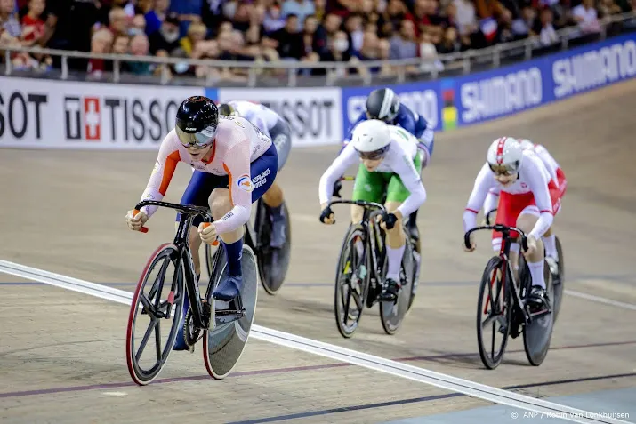 baanrensters braspennincx en van der peet in wk finale op keirin