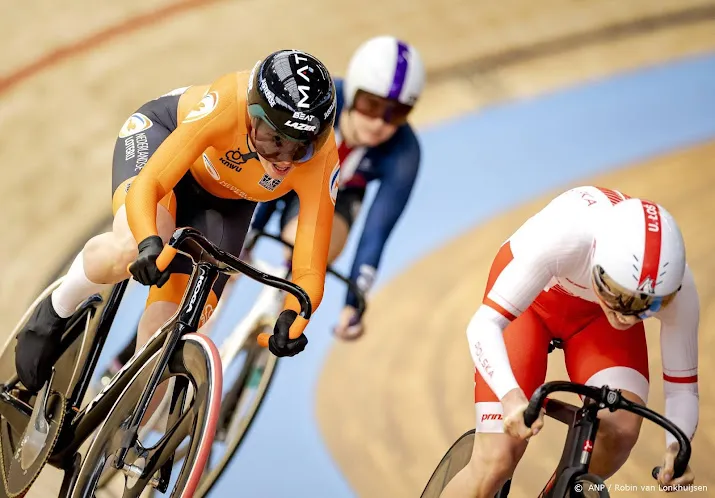 baansprintster van riessen naar halve finales op ek