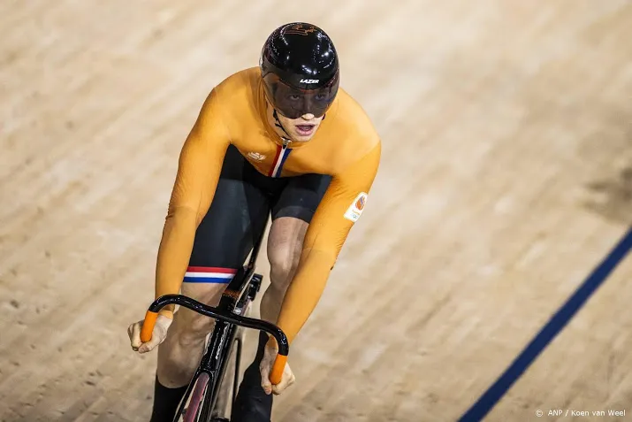 baanwielrenner lavreysen plaatst zich voor finale keirin