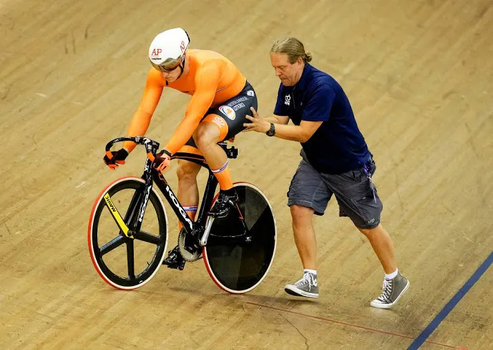 baanwielrenners pakken goud op teamsprint