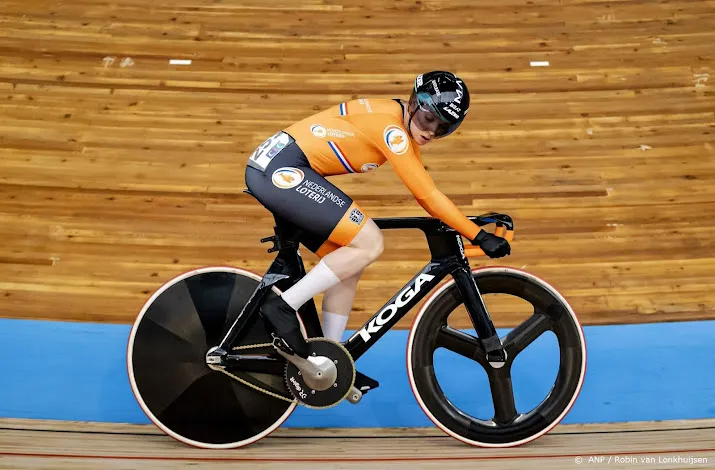 baanwielrenster van riessen tweede op de sprint
