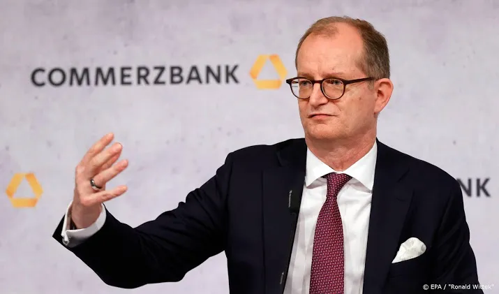 baas commerzbank eind 2020 weg zoektocht opvolger uitgebreid