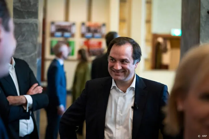 baas douwe egberts krijgt hoogste nederlandse tekenbonus ooit