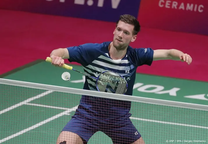 badmintonner kweekel prolongeert titel op nk primeur voor mayer