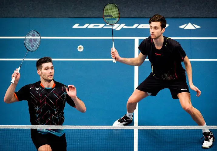 badmintonners winnen van ijsland