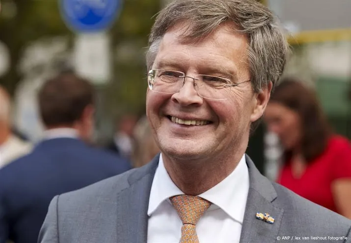 balkenende neemt met verdriet afscheid van oud premier van agt