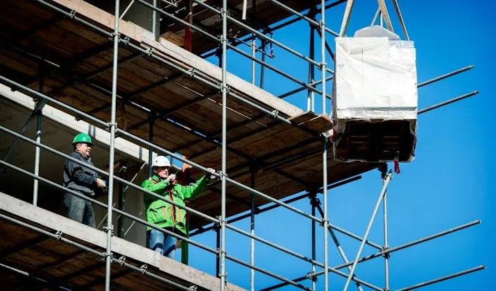 bam onderuit op damrak